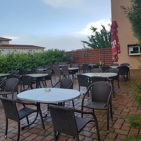 Отель Ametist Casa Leului Нэводари Экстерьер фото